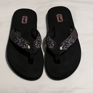 NEW TEVA FLIP FLOPS SANDALS SIZE 9